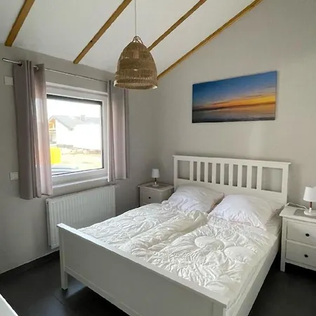 G1 Eingezaeuntes Haus Mit Kamin In Eckwarderhoerne Holiday home Grosswurden