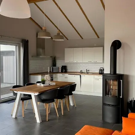 G1 Eingezaeuntes Haus Mit Kamin In Eckwarderhoerne Grosswurden